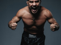 MMA UFC 심판 허브 딘, 연이은 오심으로 헨리 세후도의 분노를 촉발시켜 기사의 썸네일